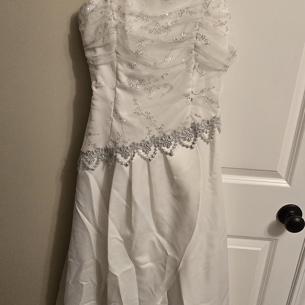 Prom dress - Picture 2 of 6